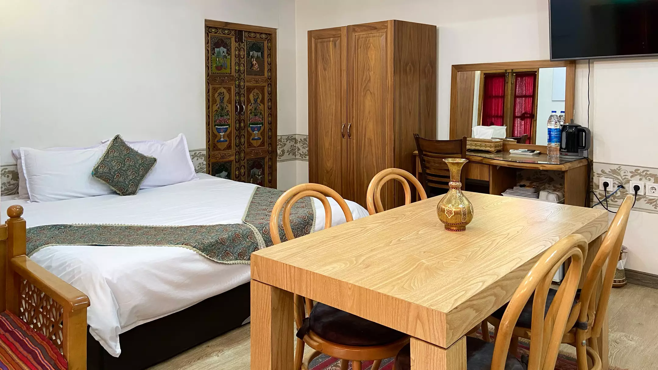 Alibaba https://cdn.alibaba.ir/ostorage/hotel-accommodation-images/67031de5b347cc1bd8f4bb5e_61eae044-2537-45cd-b852-47b74e977a4a_چهار تخته (1).webp